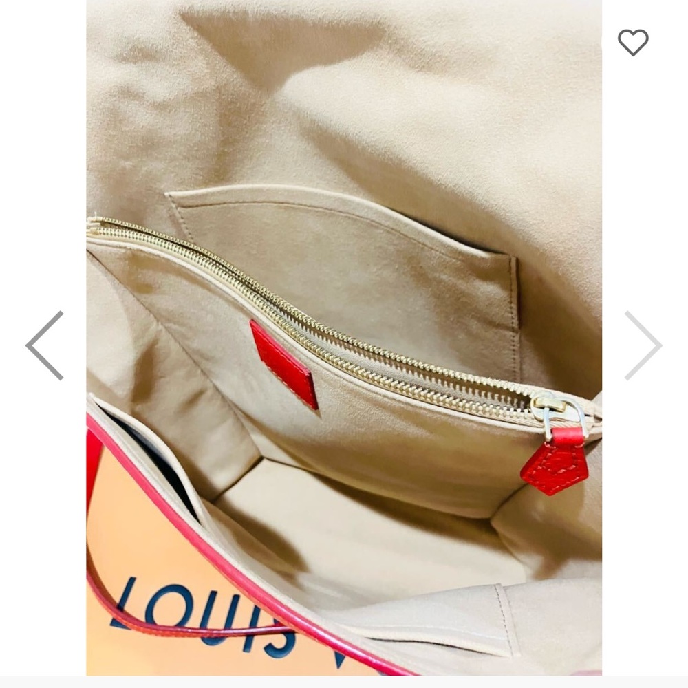LOUIS VUITTON
Coquelicot Taurillon Leather Volta Bag - Picture 10 of 14